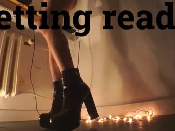 Shoes_Europe Chaturbate stream image from December 14, 2025