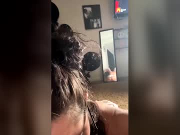 Sweetgirlbells Chaturbate stream image from December 14, 2025
