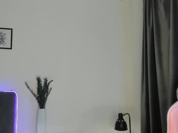 Elliedi Chaturbate stream image from December 14, 2025