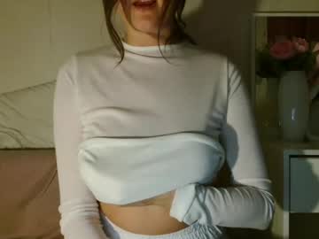 Imcarrieberry Chaturbate stream image from December 14, 2025