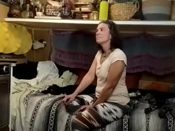 Hoodoou Chaturbate stream image from December 15, 2025