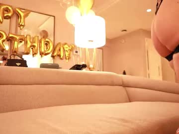 Junejuniper Chaturbate stream image from December 15, 2025