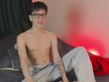 Mattideluca Chaturbate stream image from December 15, 2025