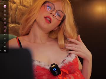 Illegaldream Chaturbate stream image from December 15, 2025