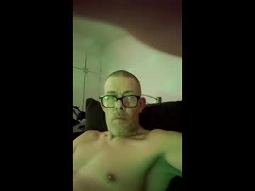 Laoseloveboob Chaturbate stream image from December 15, 2025