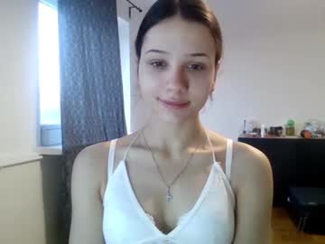 Carmenxamore Chaturbate stream image from December 15, 2025