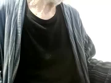 Elfyonee Chaturbate stream image from December 15, 2025