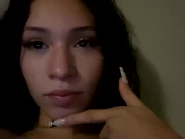 Pr3ttynperla Chaturbate stream image from December 15, 2025