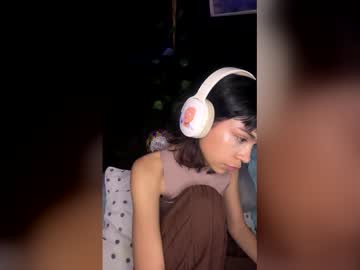 Loveee_Star Chaturbate stream image from December 15, 2025