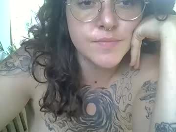 Blue_Liz Chaturbate stream image from December 15, 2025