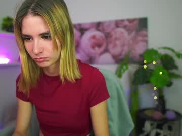 Bella_Blonde18 Chaturbate stream image from December 15, 2025