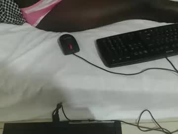 Itslaynne Chaturbate stream image from December 15, 2025