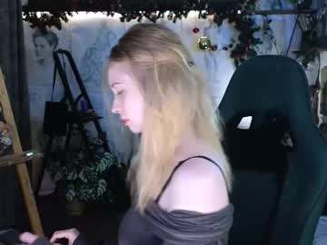 Carolinedjoi Chaturbate stream image from December 15, 2025