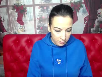 Elizabethsho Chaturbate stream image from December 15, 2025