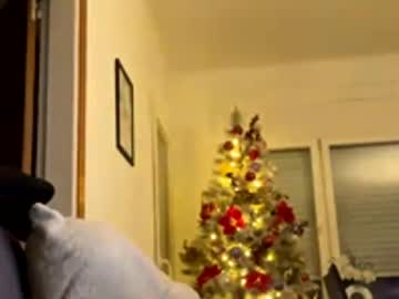 Isaac250996 Chaturbate stream image from December 15, 2025