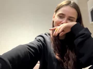 Kareystutsman Chaturbate stream image from December 15, 2025