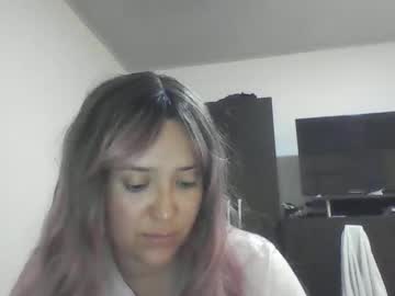 Emiliahoney Chaturbate stream image from December 15, 2025