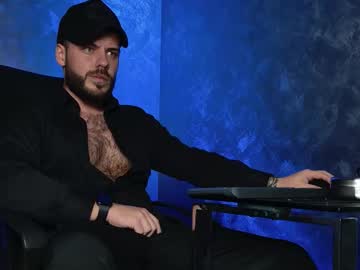 Juliusmasters Chaturbate stream image from December 15, 2025