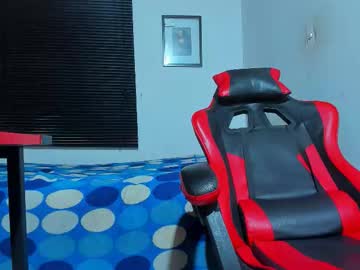 Maxowens_Oficial Chaturbate stream image from December 15, 2025