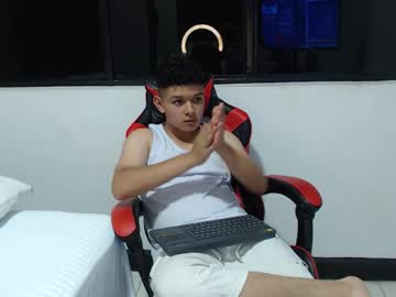 Nathanbrookss Chaturbate stream image from December 16, 2025