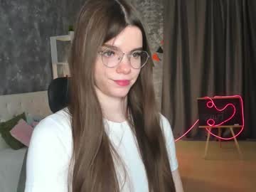 Misss_Evelyne Chaturbate stream image from December 16, 2025