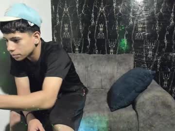 Mr_Mikehott_8 Chaturbate stream image from December 16, 2025