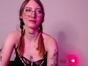 Carmennrusso Chaturbate stream image from December 16, 2025