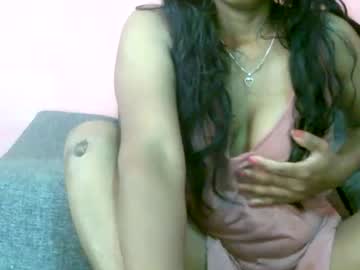 Ariah13 Chaturbate stream image from December 16, 2025