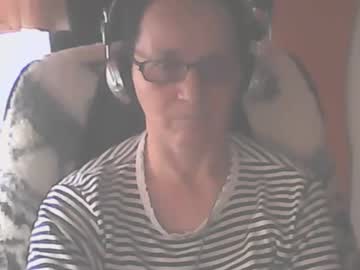 Hellenmarie Chaturbate stream image from December 16, 2025