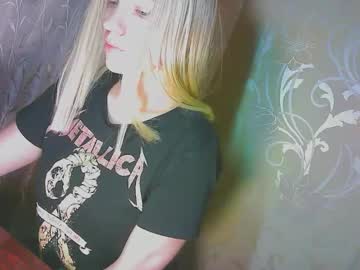 Karolynafox Chaturbate stream image from December 16, 2025