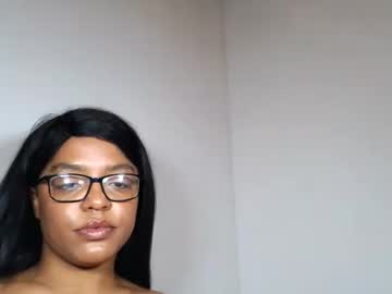 Xoeewinters Chaturbate stream image from December 16, 2025