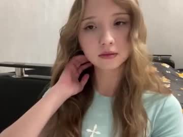 Willenasow Chaturbate stream image from December 16, 2025