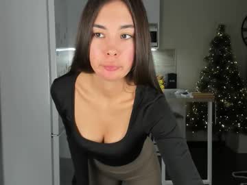 Nilliluv Chaturbate stream image from December 16, 2025