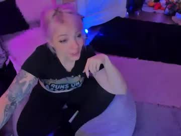 Alicewolf Chaturbate stream image from December 16, 2025