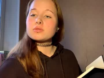 Ellicavel Chaturbate stream image from December 16, 2025