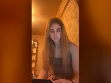 Lovelysilk_63 Chaturbate stream image from December 16, 2025