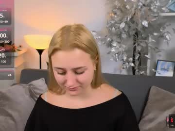 Lulu___Moon Chaturbate stream image from December 16, 2025