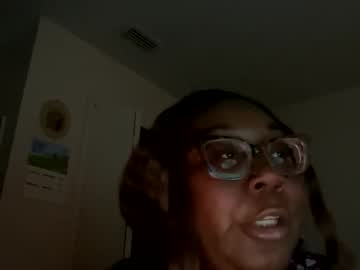 Poohbearslutty Chaturbate stream image from December 16, 2025