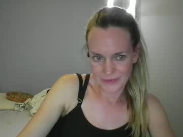 Crazyanny Chaturbate stream image from December 17, 2025