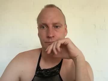Smoothroundbottom Chaturbate stream image from December 17, 2025