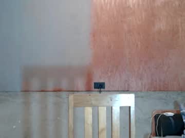Hunkylloyd Chaturbate stream image from December 17, 2025