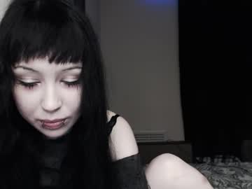 Iiiiiiis Chaturbate stream image from December 17, 2025