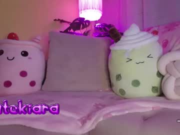 Datekiara Chaturbate stream image from December 17, 2025