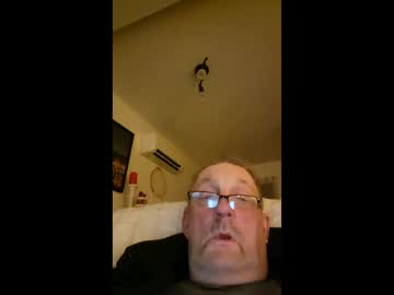 Hardwood2222 Chaturbate stream image from December 17, 2025
