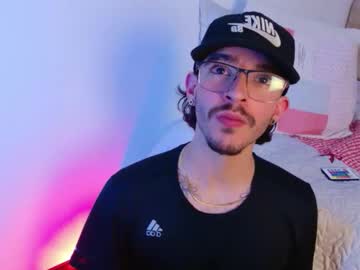 Maxbends Chaturbate stream image from December 17, 2025