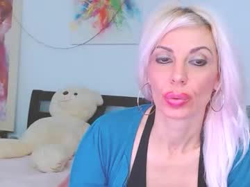 Honey_Lara Chaturbate stream image from December 17, 2025