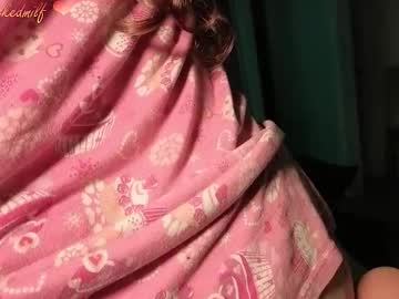 Milkedmilf Chaturbate stream image from December 17, 2025
