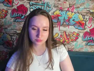 Kira_Sweeet Chaturbate stream image from December 17, 2025