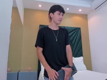 Michaeel_Blue Chaturbate stream image from December 17, 2025