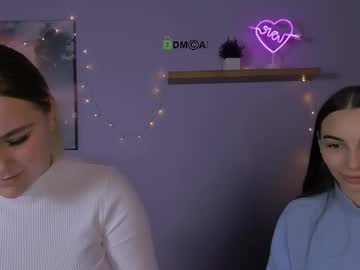 Dina_Bloom Chaturbate stream image from December 17, 2025